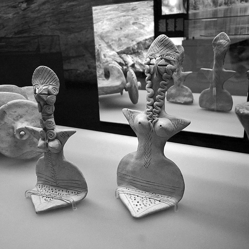 Конец III - начало II тысячелетия до р.Х. Глиняные фигурки из Алтын-Депе, Туркмения. Эрмитаж.