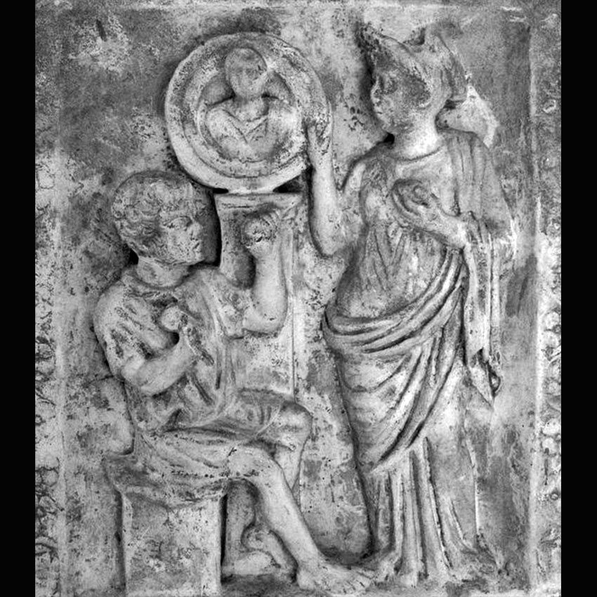 110-120 годы. Скульптор высекает изображение умершего по заказу вдовы. Музеи Ватикана.